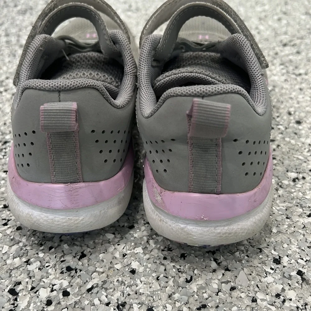 Girls under Armour sneakers
